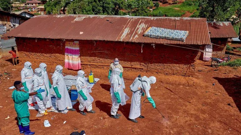(MUNDO) SE ELEVA A 710 NÚMERO DE CASOS DE ÉBOLA EN LA…