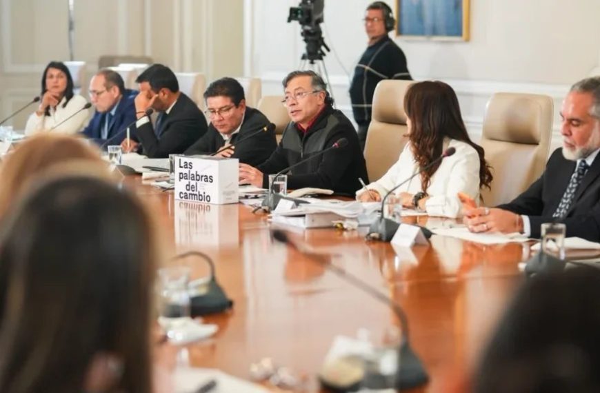 (COLOMBIA) PETRO DENUNCIÓ OPERACIÓN AJAX COMO ESTRATEGIA INTERNACIONAL DE DESINFORMACIÓN CONTRA SU GOBIERNO