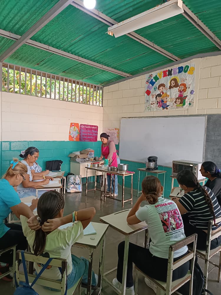 (VENEZUELA) FONFIP CAPACITÓ A 300 HABITANTES DEL MUNICIPIO CRESPO PARA IMPULSAR LA&hellip;