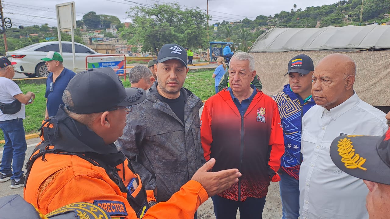 (VENEZUELA) GOBERNADOR REYES REYES INSPECCIONÓ PUENTE YACURAL TRAS RECIENTES SISMOS