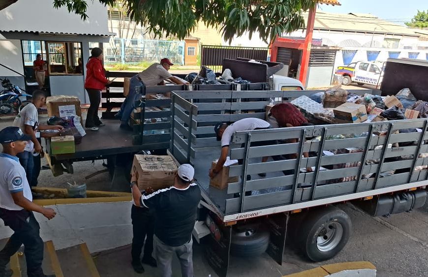 (VENEZUELA) GOBERNACIÓN DE LARA INSPECCIONA CENTRO DE ACOPIO EN SEMALARA PARA APOYO A LOS AFECTADOS POR EL SISMO