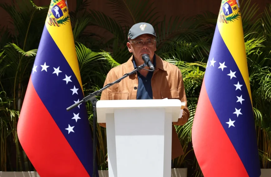 (VENEZUELA) SE INCREMENTA A 920 EL NÚMERO DE FALLECIDOS EN EL PAÍS TRAS DOBLE TERREMOTO