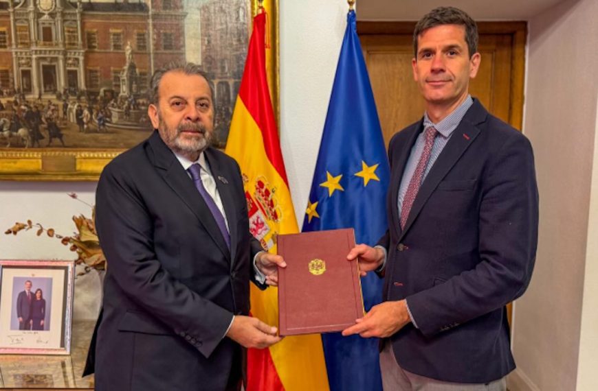 (ESPAÑA) EMBAJADOR TIMOTEO ZAMBRANO PRESENTÓ COPIAS DE ESTILO ANTE MINISTERIO DE ASUNTOS EXTERIORES