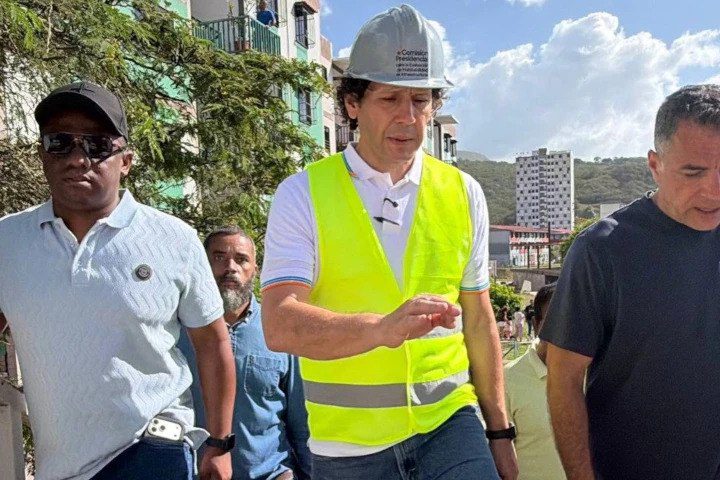 (VENEZUELA) EVALÚAN ESTRUCTURAS EN LA GUAIRA Y CARACAS PARA DETERMINAR RIESGOS