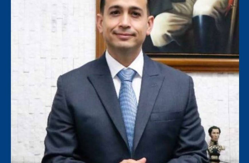 (VENEZUELA) PRESIDENTA DELCY RODRÍGUEZ DESIGNÓ A JOHANN ÁLVAREZ MÁRQUEZ COMO NUEVO ENCARGADO DE NEGOCIOS ANTE EEUU
