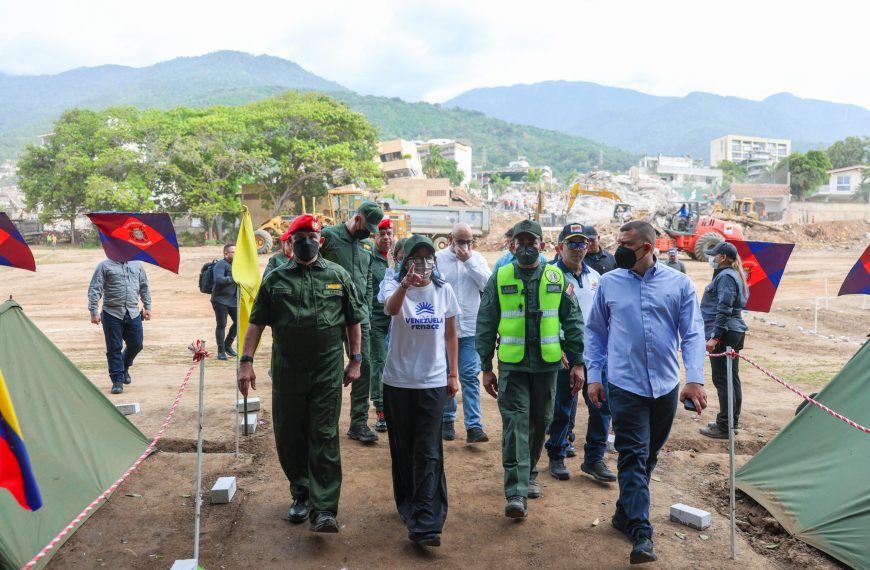 (VENEZUELA) PRESIDENTA DELCY RODRÍGUEZ VERIFICÓ TRABAJOS DE RECUPERACIÓN DE LA GUAIRA