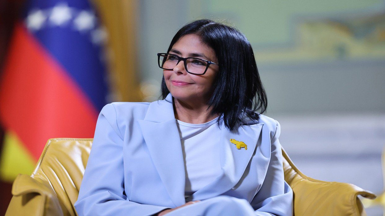 (VENEZUELA) PRESIDENTA DELCY RODRÍGUEZ ASEGURA QUE EL PAÍS ESTIMA CERRAR 2026 CON…