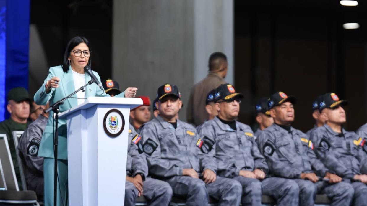 (VENEZUELA) EJECUTIVO IMPULSA PLAN NACIONAL DE LECTURA BICENTENARIA EN CAMPAMENTOS TRANSITORIOS