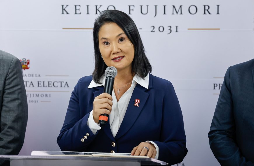 (PERÚ) KEIKO FUJIMORI ES JURAMENTADA COMO PRESIDENTA