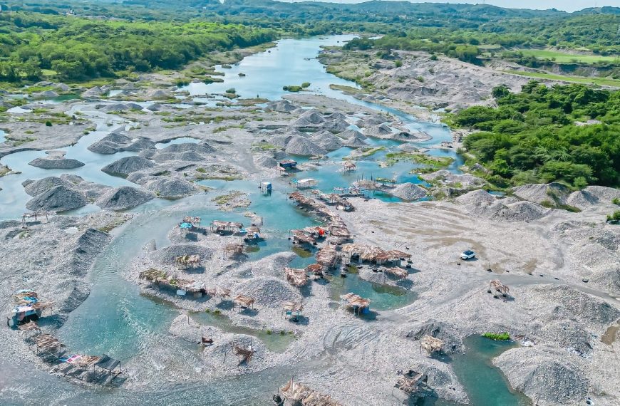 (REPÚBLICA DOMINICANA) 4 JÓVENES FALLECIERON TRAS CAER VACÍO EN EL BALNEARIO LA NEVERITA