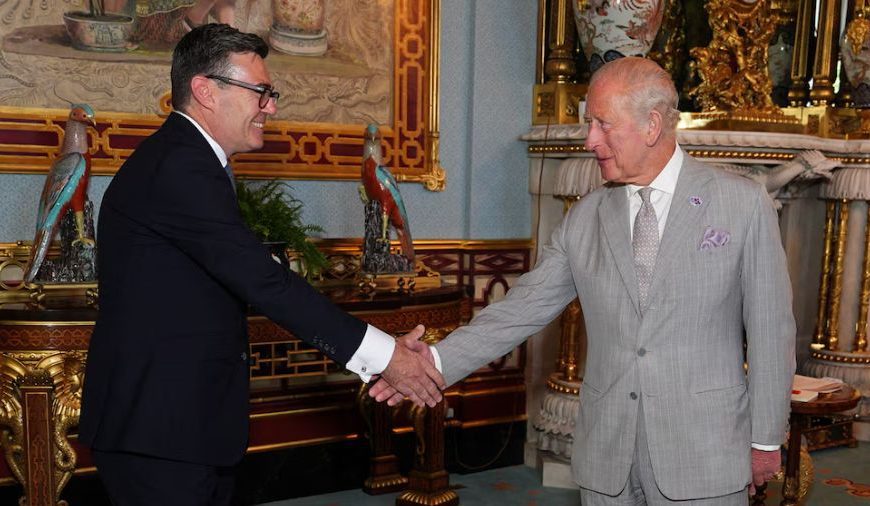 (MUNDO) GOBIERNO BRITÁNICO ES ASUMIDO POR ANDY BURNHAM TRAS PETICIÓN DEL REY CARLOS III