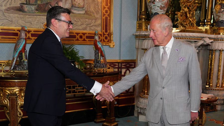 (MUNDO) GOBIERNO BRITÁNICO ES ASUMIDO POR ANDY BURNHAM TRAS PETICIÓN DEL REY…