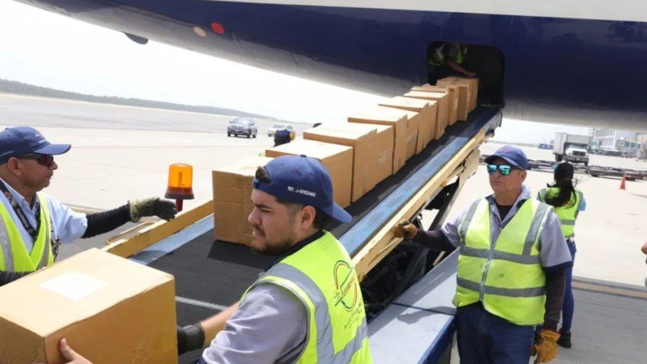 (VENEZUELA) LLEGA AL PAÍS NUEVO CARGAMENTO HUMANITARIO DESDE PANAMÁ