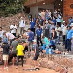 (VIETNAM) 15 PERSONAS PERDIERON LA VIDA LUEGO DE VOLCARSE LA CANOA EN LA QUE VIAJABAN (+VIDEO)
