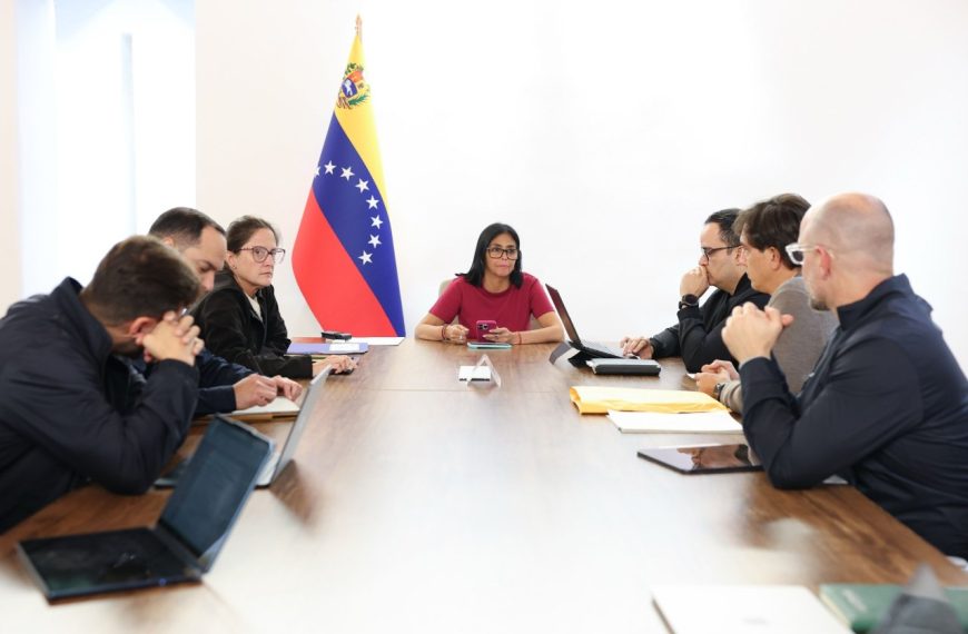 (VENEZUELA) EJECUTIVO NACIONAL AFINA ESTRATEGIAS DE ATENCIÓN INTEGRAL A TRAVÉS DEL EQUIPO ECONÓMICO