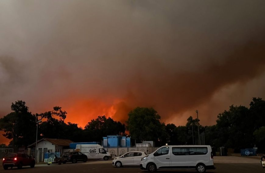 (FRANCIA) MÁS DE 5 MIL PERSONAS HAN SIDO EVACUADAS POR INCENDIO FORESTAL EN BISCARROSSE (+VIDEOS)