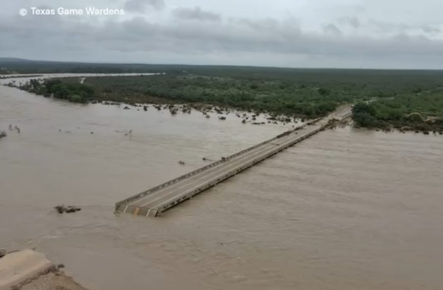(EEUU) INUNDACIONES CAUSAN COLAPSO DE PUENTE EN TEXAS (+VIDEO)