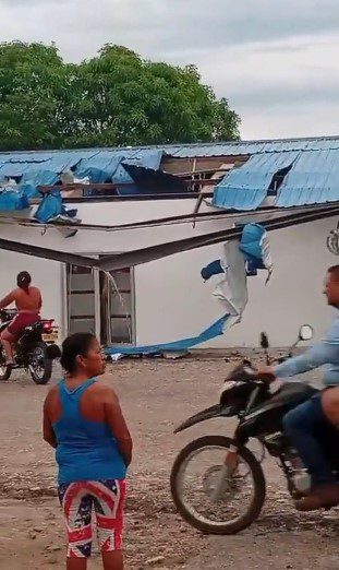 (COLOMBIA) VARIOS HERIDOS DEJA ATENDADO EN UN AEROPUERTO COLOMBIANO