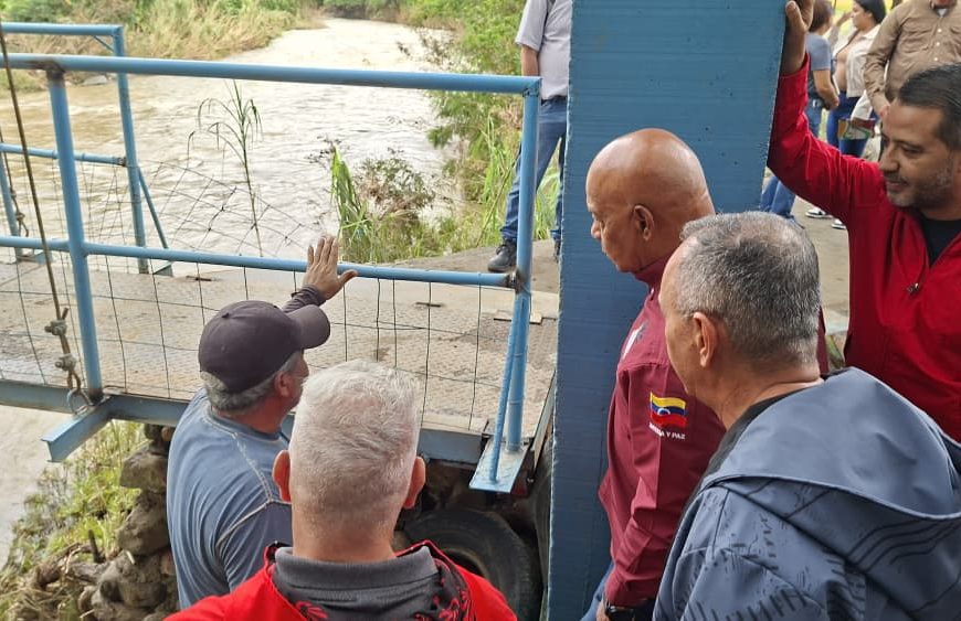 (VENEZUELA) GOBERNADOR DE LARA INSPECCIONÓ DAÑOS EN EL PUENTE DEL SECTOR EL ALMORZADERO EN EL MUNICIPIO MORÁN