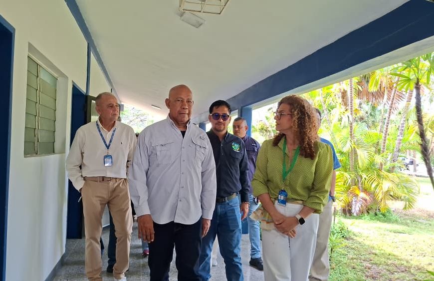 (VENEZUELA) GOBERNADOR REYES REYES JUNTO AL ALCALDE DERBY GUEDEZ REALIZARON RECORRIDOS POR INFRAESTRUCTURAS DE SALUD, EDUCATIVAS, HÍDRICAS Y CULTURALES EN PALAVECINO