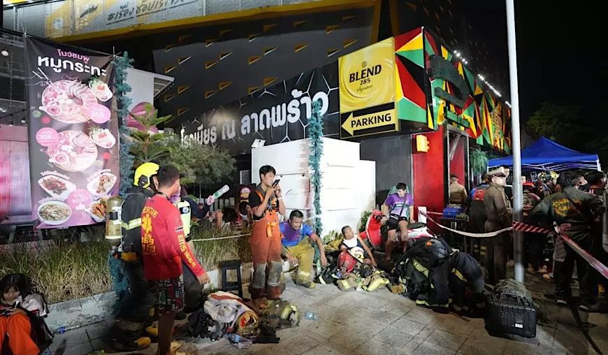 (TAILANDIA) 27 FALLECIDOS DEJA INCENDIO EN UN BAR