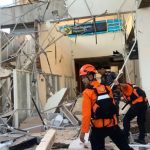 (INDONESIA) SE ELEVA A 68 EL NÚMERO DE VÍCTIMAS MORTALES TRAS TERREMOTO DE 7,7