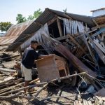 ‎(INDONESIA) TERREMOTO HA DEJADO 87 FALLECIOS Y MÁS DE 150 MIL DESPLAZADOS