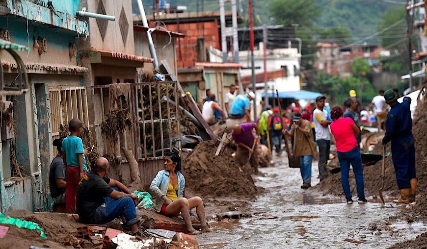(VENEZUELA) 5 DESAPARECIDOS Y MÁS DE 150 VIVIENDAS AFECTADAS ES EL SALDO DE LAS INTENSAS LLUVIAS