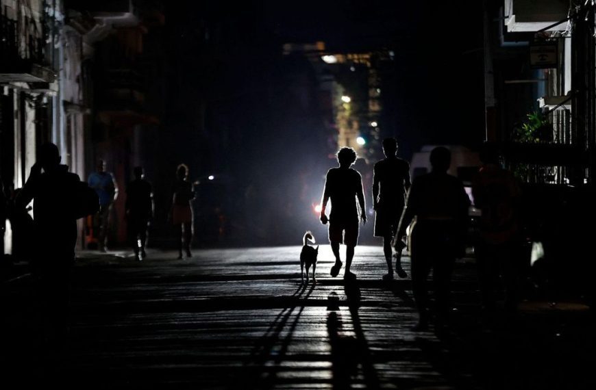 (CUBA) LA ISLA SUFRE DOS APAGONES ELÉCTRICOS EN MENOS DE UN DÍA