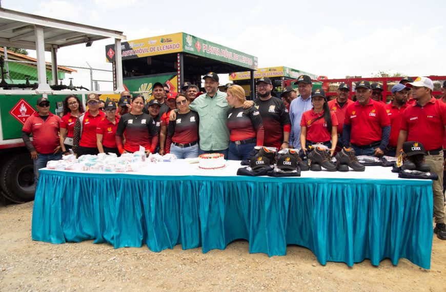 (VENEZUELA) GOBIERNO DE LARA CELEBRÓ ANIVERSARIO DE GASLARA CON ENTREGA 308 CILINDROS DE GAS A LA COMUNA REFORMADORES NEHEMÍAS