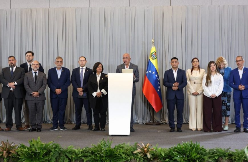 (VENEZUELA) CULMINA PRIMER CICLO DE CONVERSACIONES ENTRE EL EJECUTIVO Y REPRESENTANTES DE LA AN DE 2015