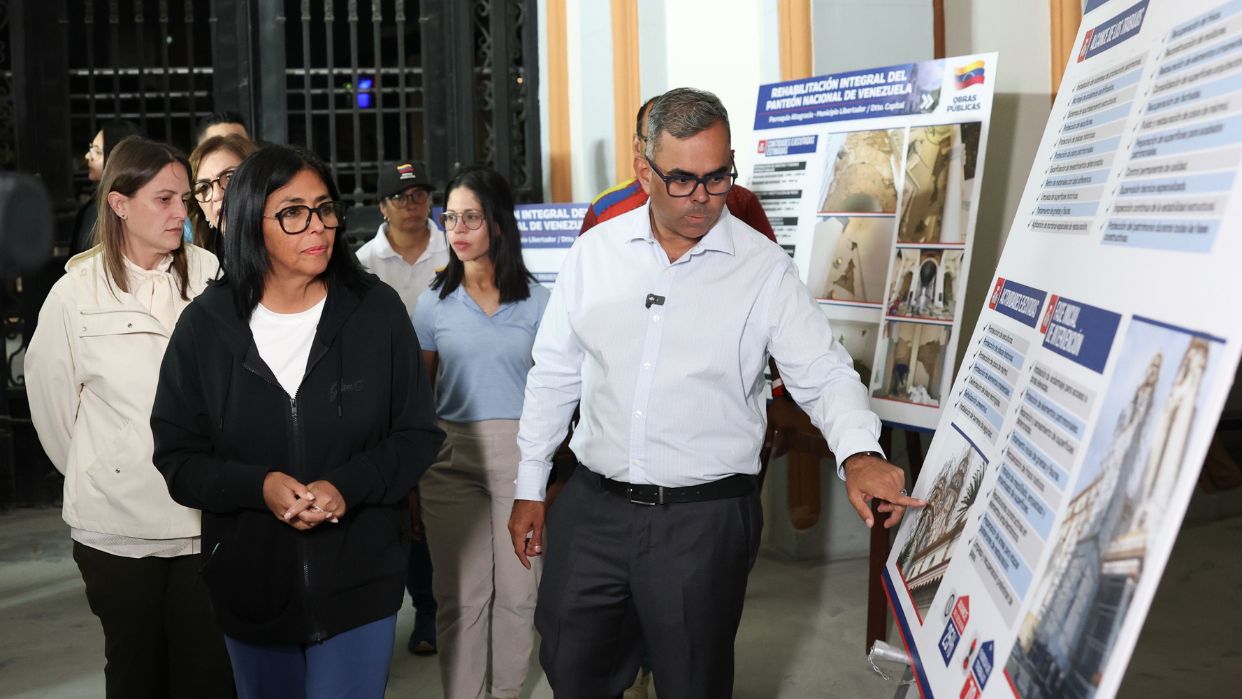 (VENEZUELA) PRESIDENTA DELCY RODRÍGUEZ SUPERVISA TRABAJOS DE RECUPERACIÓN SEL PANTEÓN NACIONAL
