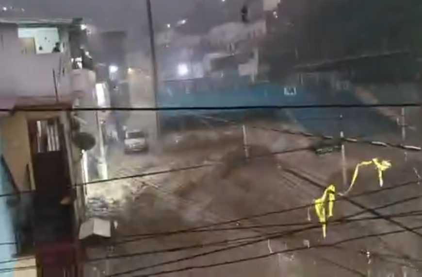 (VENEZUELA) INUNDACIONES GENERAN CAOS EN LA PARROQUIA LA VEGA (+VIDEO)