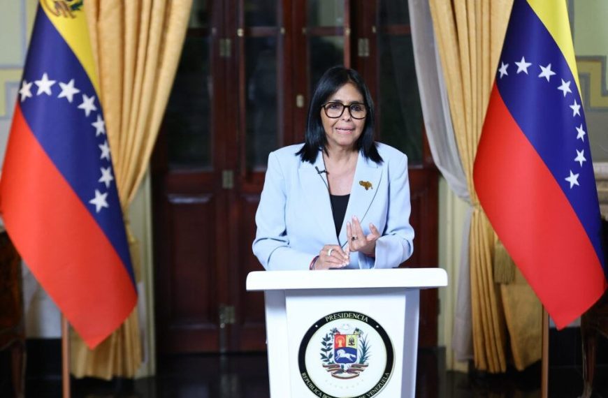 (VENEZUELA) PRESIDENTA DELCY RODRÍGUEZ ANUNCIÓ QUE ACUERDO PETROLERO CON EEUU TENDRÁ VIGENCIA POR 25 AÑOS
