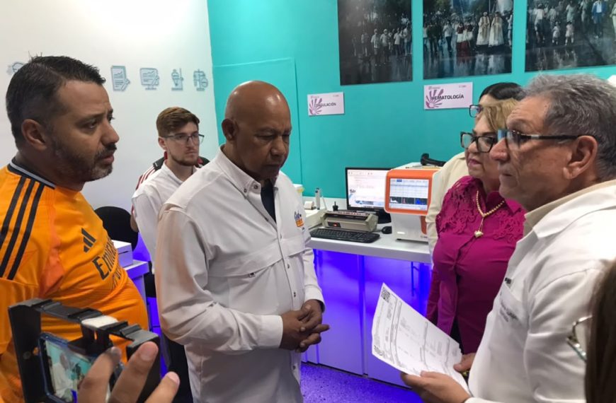 (VENEZUELA) EN LARA: GOBERNADOR REYES REYES ENTREGÓ LABORATORIO CLÍNICO Y SERVICIO DE ODONTOLOGÍA PARA LA ATENCIÓN DEL PUEBLO