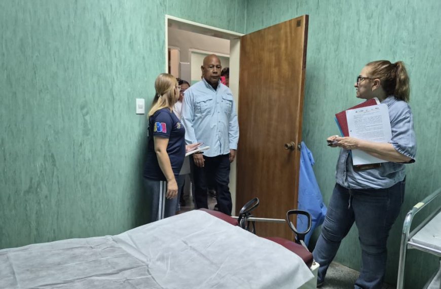 (VENEZUELA) COMPROMISO CUMPLIDO: GOBERNADOR REYES REYES ENTREGÓ AYUDAS TÉCNICAS Y HUMANAS EN LA COMUNIDAD DE VERAGACHA