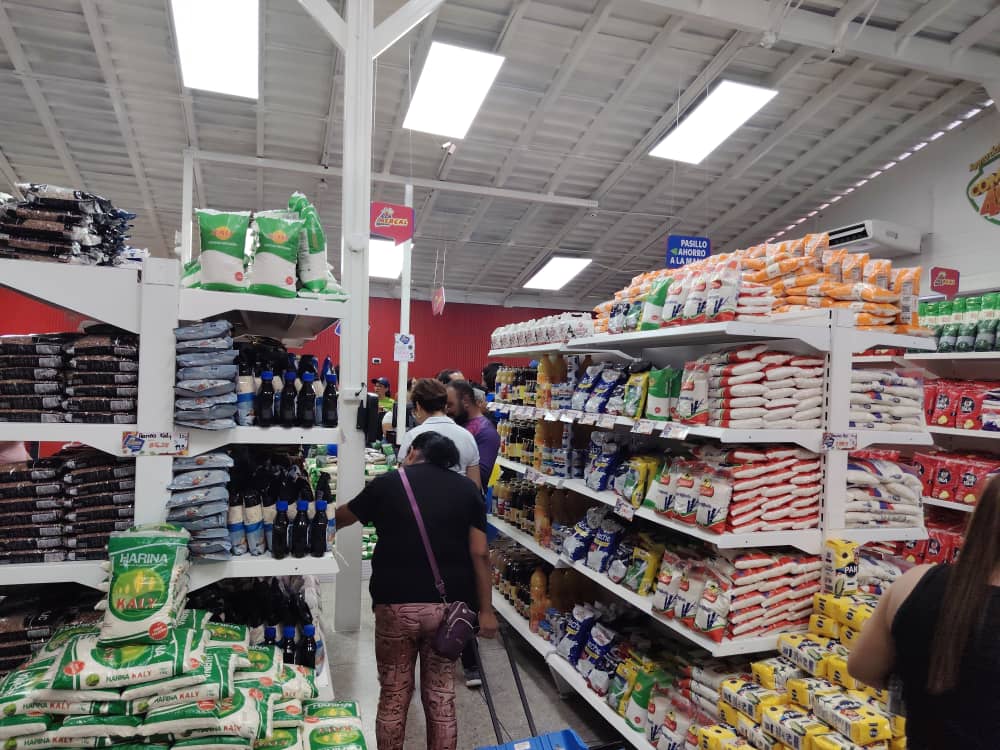 (VENEZUELA) REINAGURACIÓN DE MERCAL BENEFICIARÁ A FAMILIAS RURALES DE PALAVECINO
