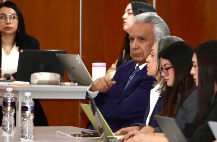 (MUNDO) TRIBUNAL DECLARÓ CULPABLE DE RECIBIR SOBORNOS AL EXPRESIDENTE LENÍN MORENO