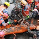 (NEPAL) CONTINÚA BÚSQUEDA DE VÍCTIMAS TRAS RIADA DEVASTADORA
