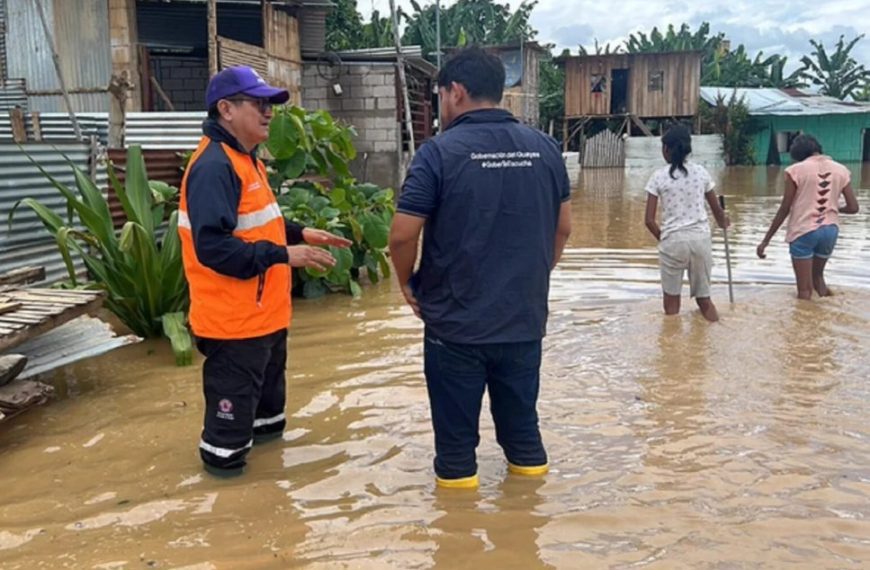 ‎(ECUADOR) CASI 400 PERSONAS HAN SIDO EVACUADAS POR LAS INUNDACIONES LUEGO DEL DESBORDAMIENTO DE RÍOS EN GUAYAS