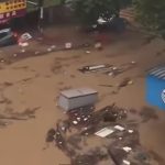 (CHINA) GIGANTE ASIÁTICO SUFRE INUNDACIONES Y ANEGACIÓN DE VIVIENDAS TRAS LLUVIAS EXTREMAS