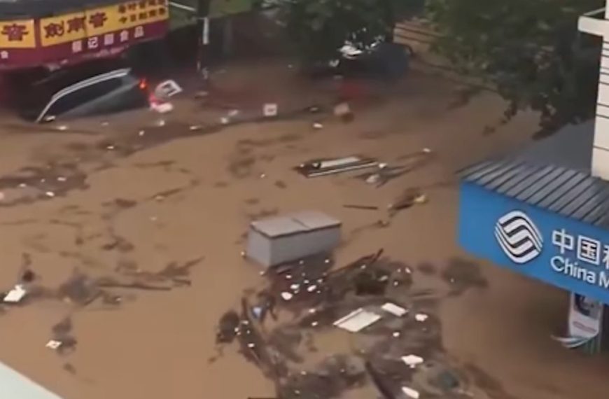 (CHINA) GIGANTE ASIÁTICO SUFRE INUNDACIONES Y ANEGACIÓN DE VIVIENDAS TRAS LLUVIAS EXTREMAS