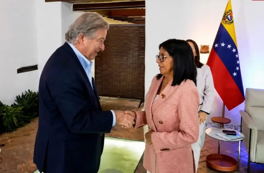 (VENEZUELA) EJECUTIVO NACIONAL FIRMA ACUERDO ENERGÉTICO INTERNACIONAL CON EMPRESA DEL GRUPO GILINSKI