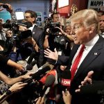 (EEUU) CADENAS DE TELEVISIÓN ACUERDAN NO HACER COBERTURA CONJUNTA DE ACTOS DE TRUMP LUEGO DEL VETO DE LA CASA BLANCA