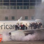 (EEUU) EVACÚAN VUELO DE AMERICAN AIRLINES TRAS INCIDENTE DE INCENDIO A BORDO