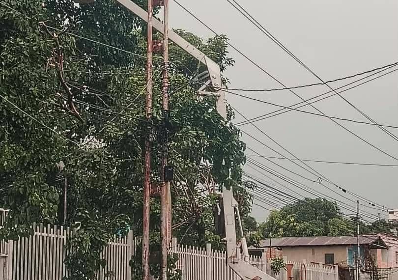 (VENEZUELA) CORPOELEC LARA ATIENDE AVERÍAS LUEGO DE INTENSAS LLUVIAS REGISTRADAS ESTE JUEVES
