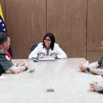 (VENEZUELA) PRESIDENTA DELCY RODRÍGUEZ SOSTUVO REUNIÓN CON ALTO MANDO MILITAR PARA AFINAR ESTRATEGIAS TRAS ACUERDO PETROLERO CON EEUU