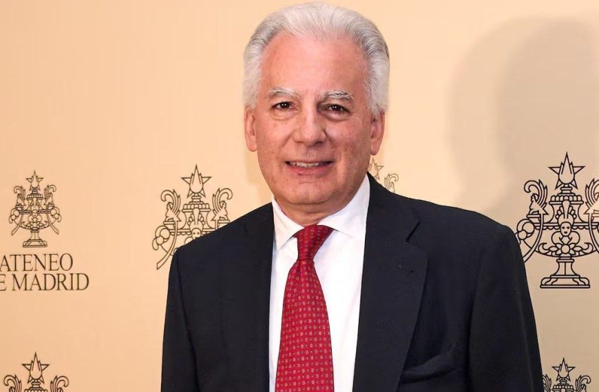 (PERÚ) PRESIDENTA FUJIMORI DESIGNÓ A ÁLVARO VARGAS LLOSA COMO EMBAJADOR EN EEUU