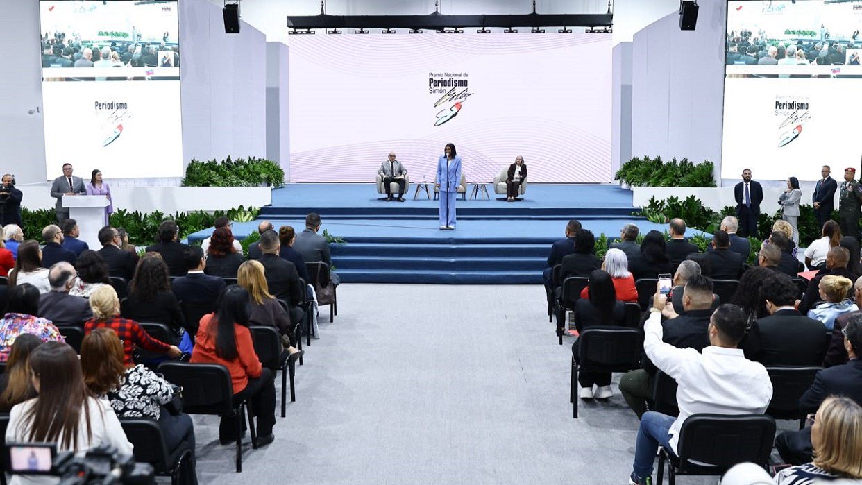 (VENEZUELA) ENTREGAN PREMIO NACIONAL DE PERIODISMO SIMÓN BOLÍVAR 2026