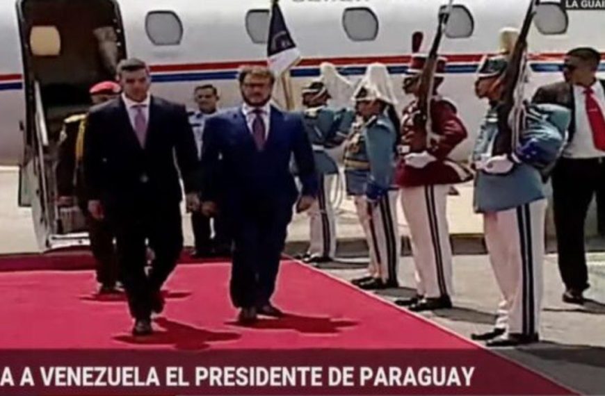 (VENEZUELA) PRESIDENTE DE PARAGUAY SANTIAGO PEÑA LLEGA AL PAÍS